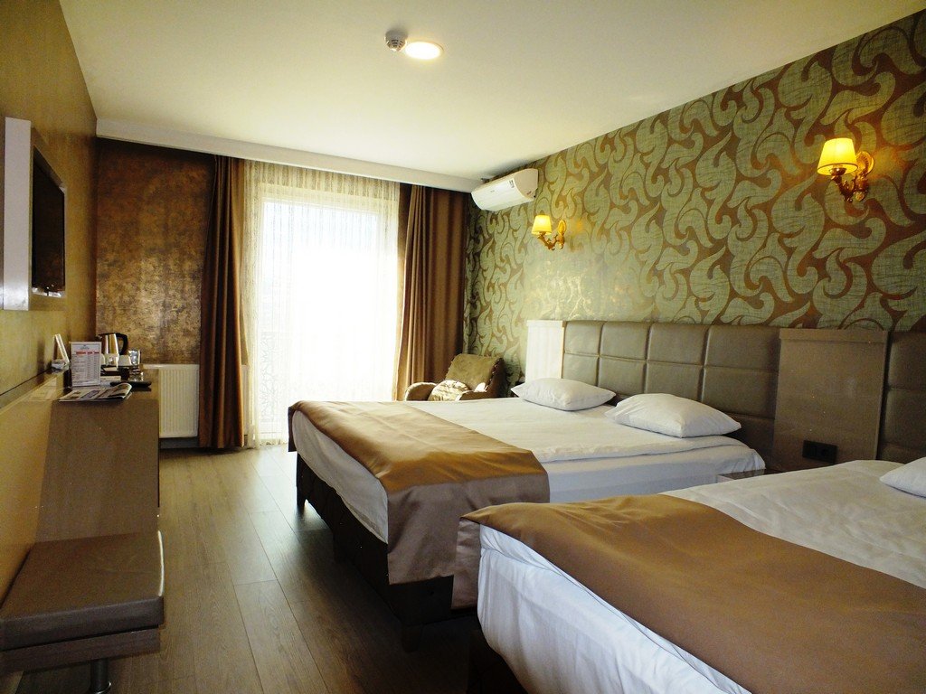 Colonia Park Otel Standart 3 Kişilik Oda Resimleri